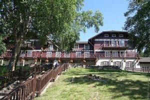 Lake McDonald Lodge