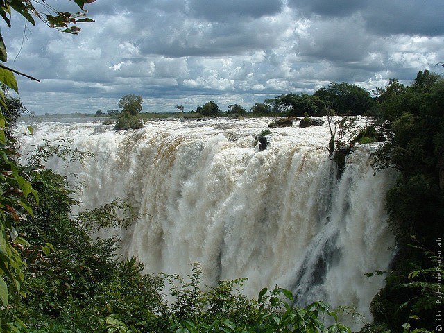 Victoria-Falls-02