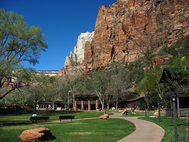 Zion-Lodge-02