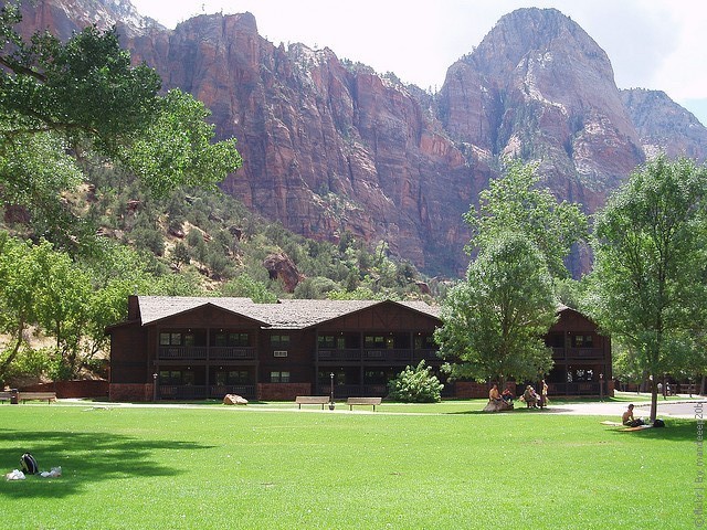 Zion-Lodge-04