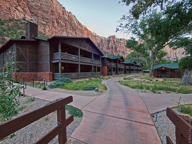 Zion-Lodge-06