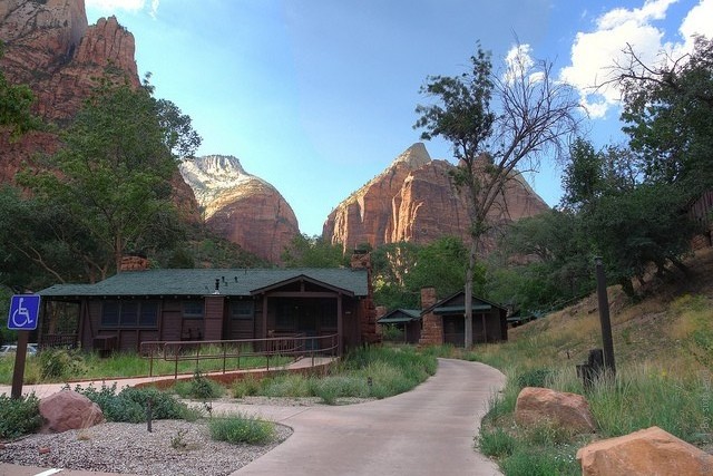 Zion-Lodge-09