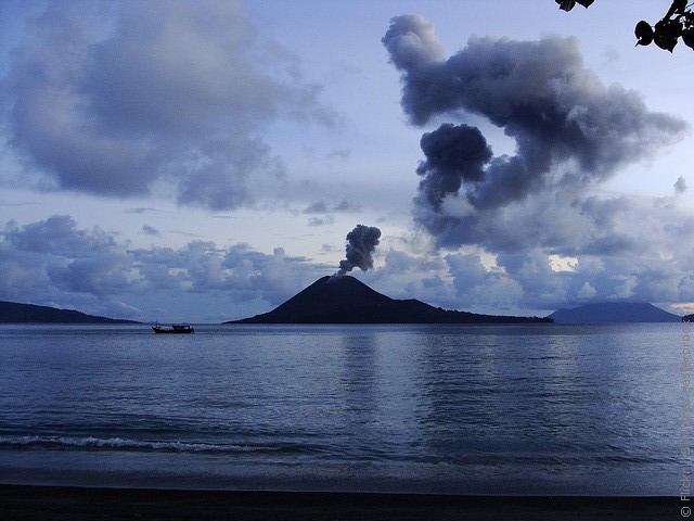 anak-krakatau-10