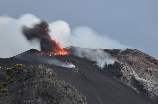 vulkan-stromboli-03