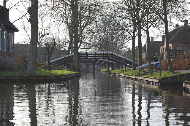 derevnya-giethoorn-01