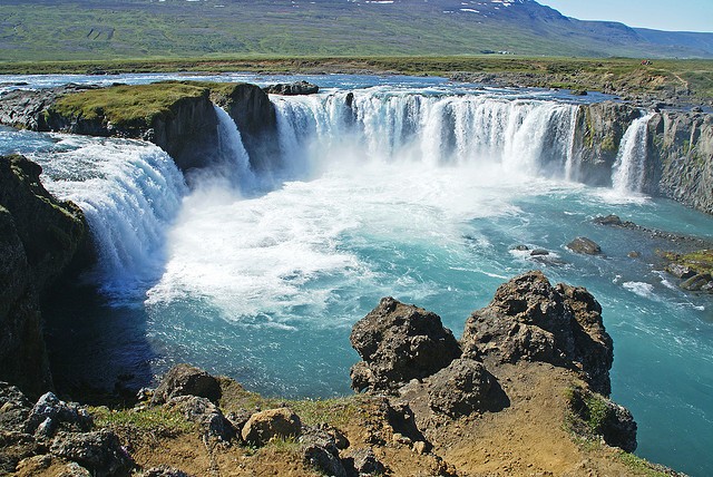 vodopad-godafoss-01