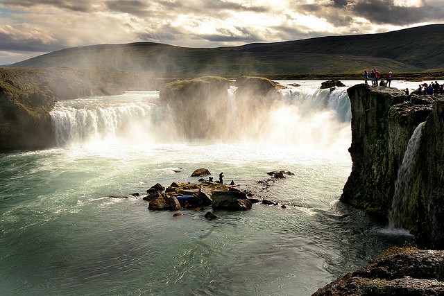 vodopad-godafoss-07