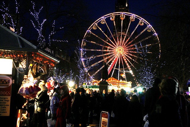 edinburgh-christmas-market