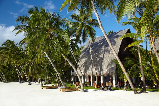 shangri-la-s-villingili-06