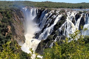 Водопад Руакана