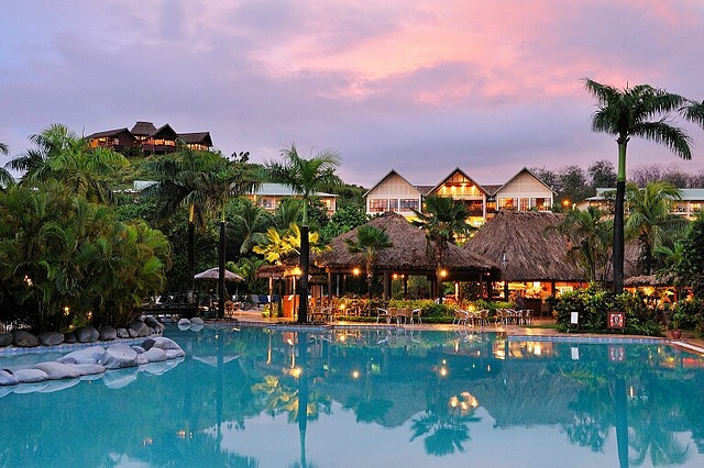 outrigger-on-the-lagoon-fiji