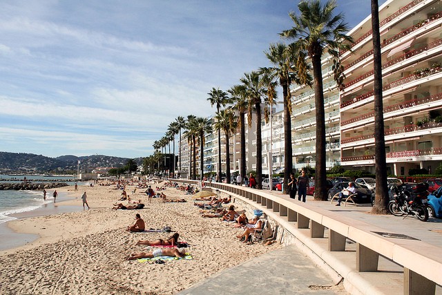 juan-les-pins-beach