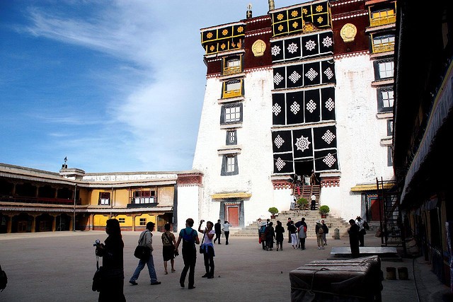 dvorec-potala-04