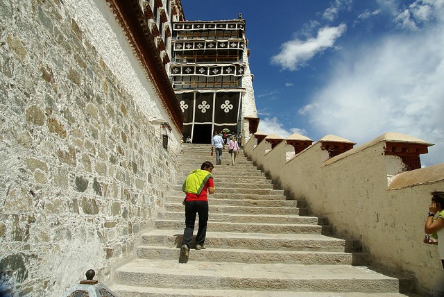 dvorec-potala-09