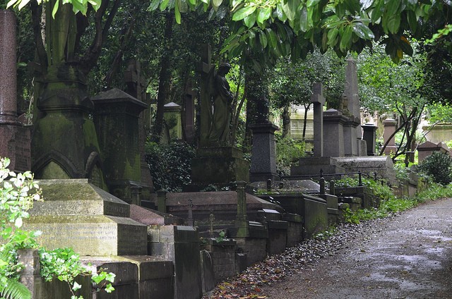 highgate-cemetery-02