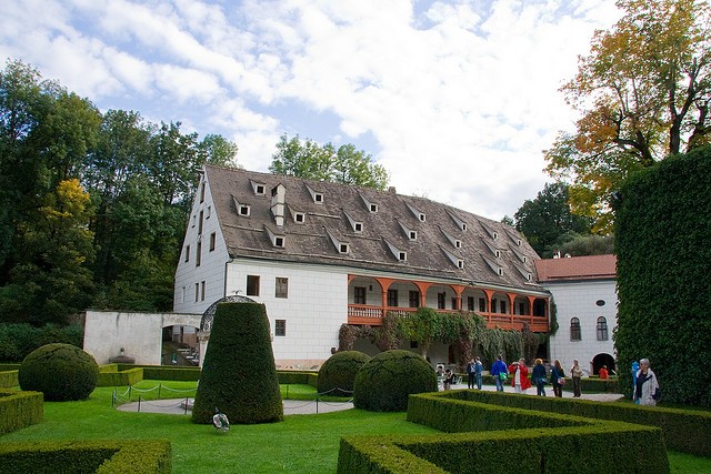 schloss-ambras-03