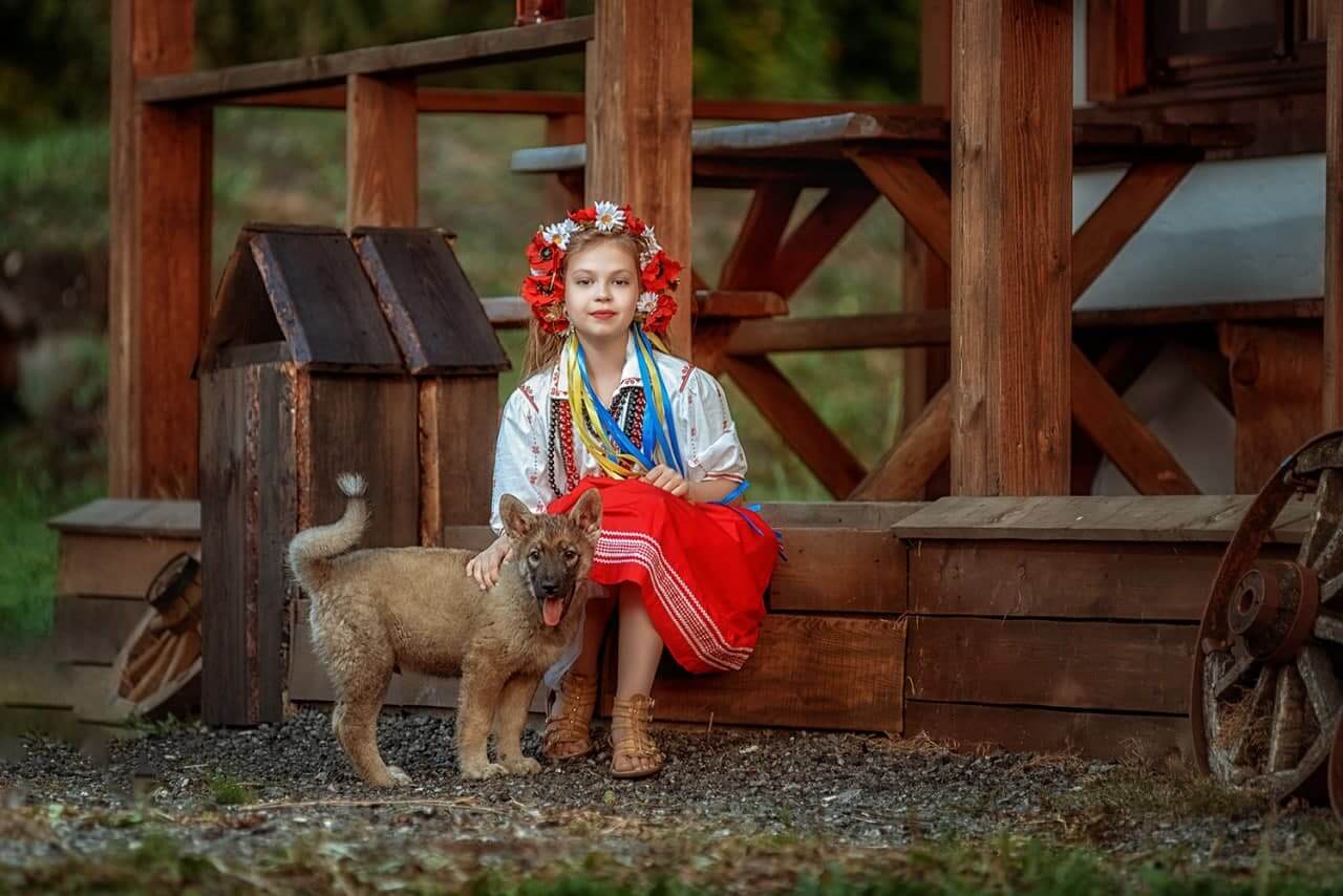 Девочка с собачкой.