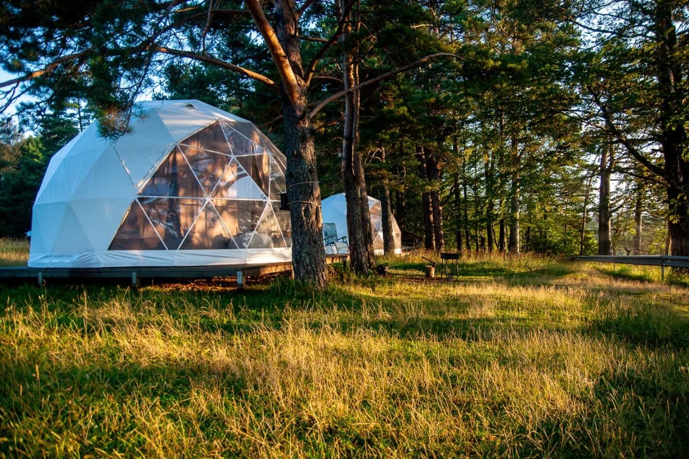 Эко-сферы в лучах закатного солнца.