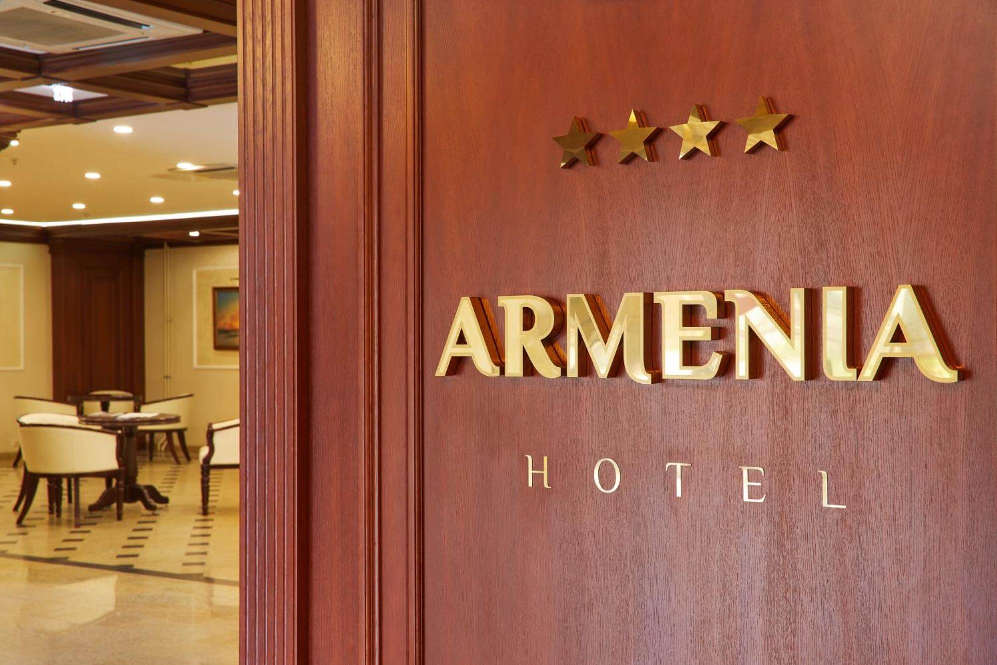 ARMENIA. 4*.