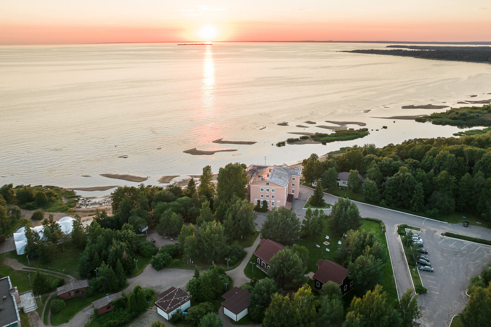 Красивой место для наблюдения за закатом солнца.