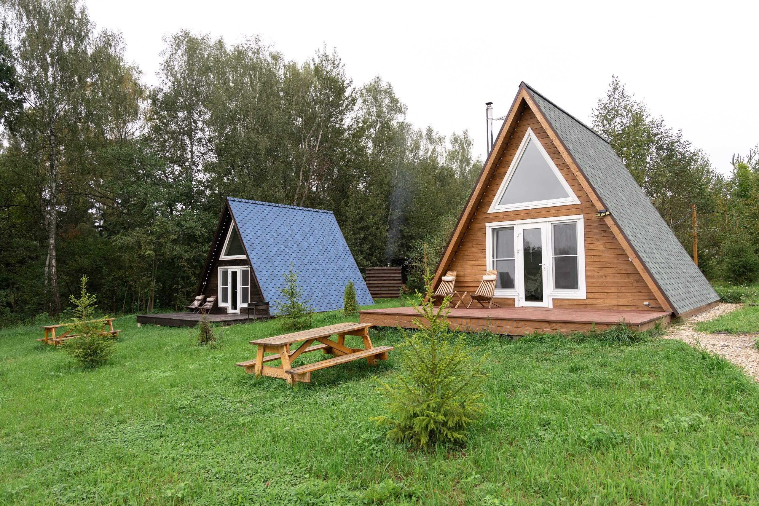 Papino Village. Перед домиками - зеленая лужайка для игр и отдыха.