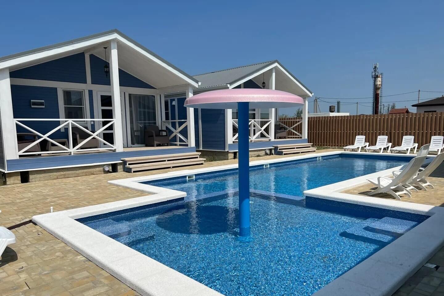 Коттеджи Blue Waves Villa.